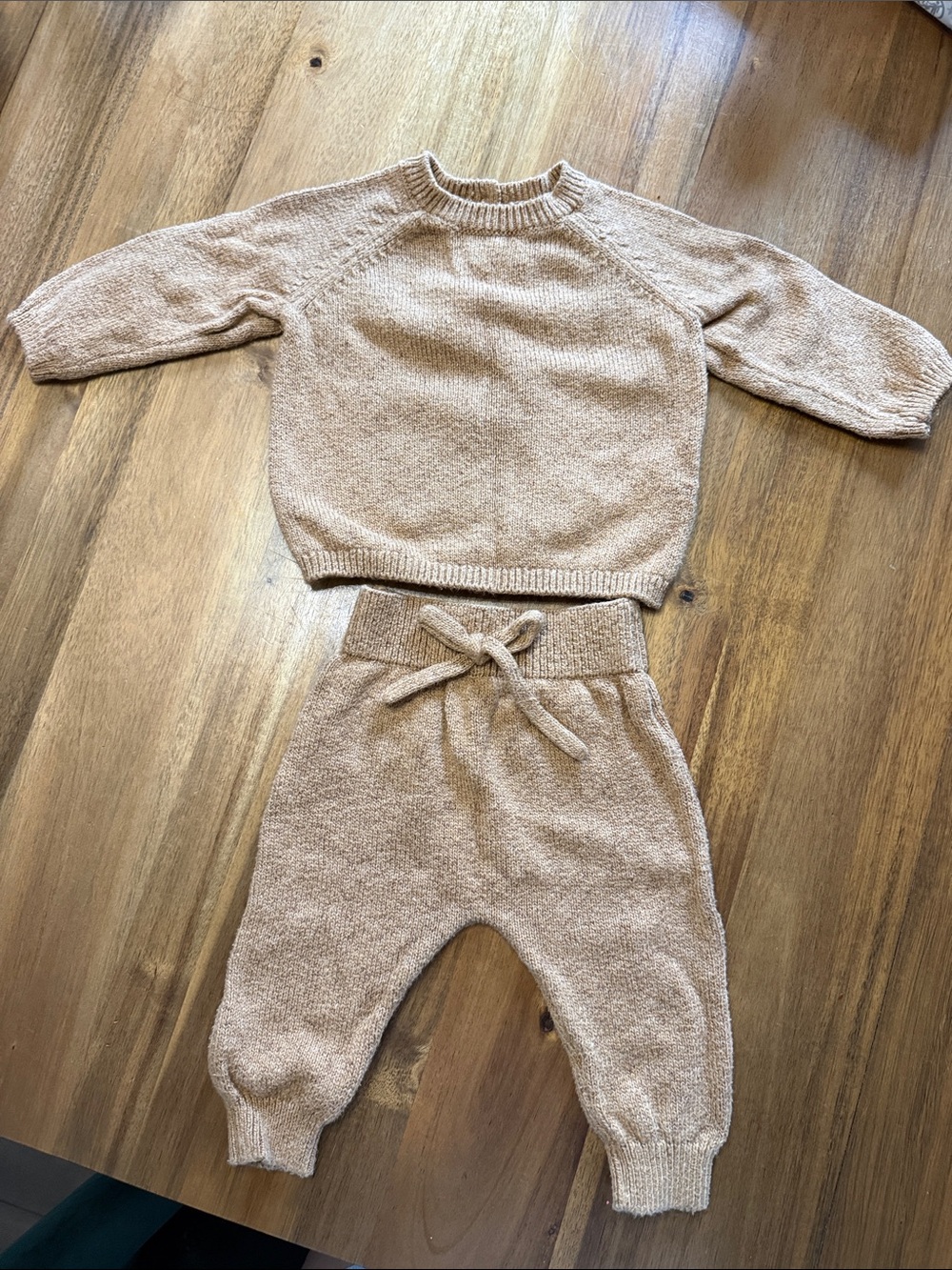 Quincy Mae Baby Sweater Set in Light Brown/Camel
